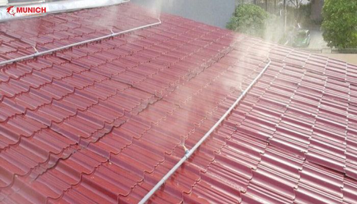 Sử dụng vòi phun nước hạn chế sự hấp thụ nhiệt của tôn lợp