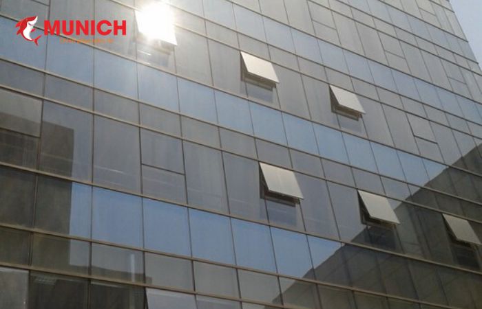 Sơn chống nóng cho công trình sử dụng chất liệu kính bảo vệ cho nội thất bên trong