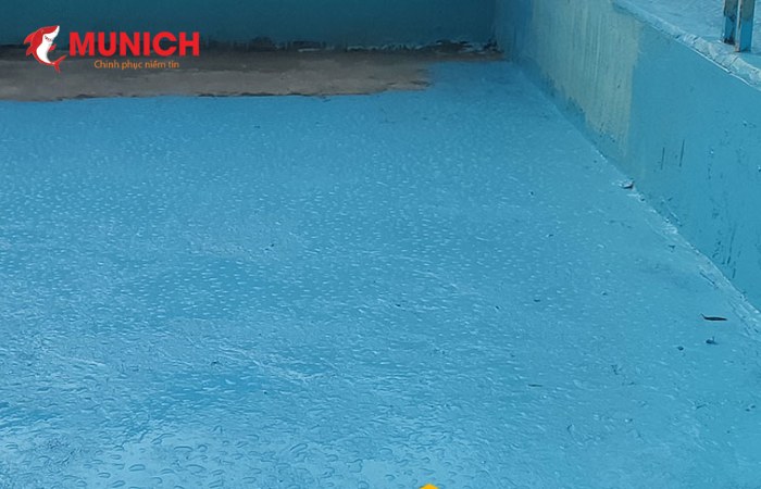 Một số lưu ý khi thi công sơn sơn Epoxy chống thấm bể bơi